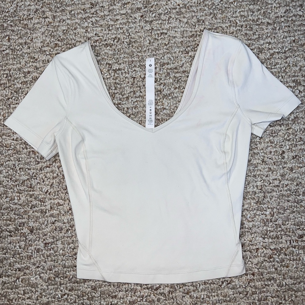Align short sleeve top